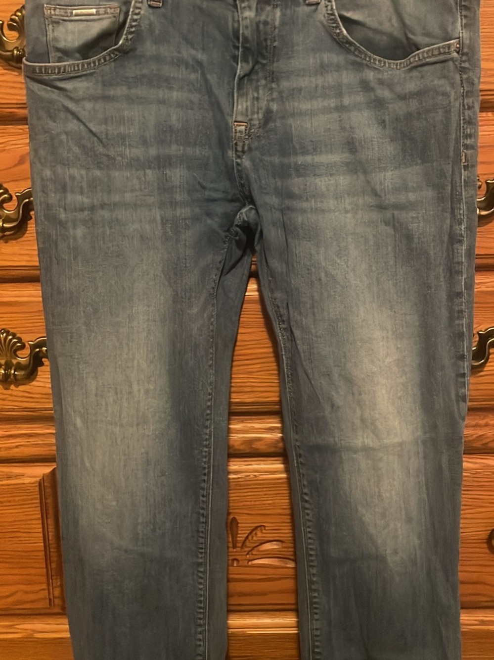 Hugo Boss Straight Jeans in Faded Blue